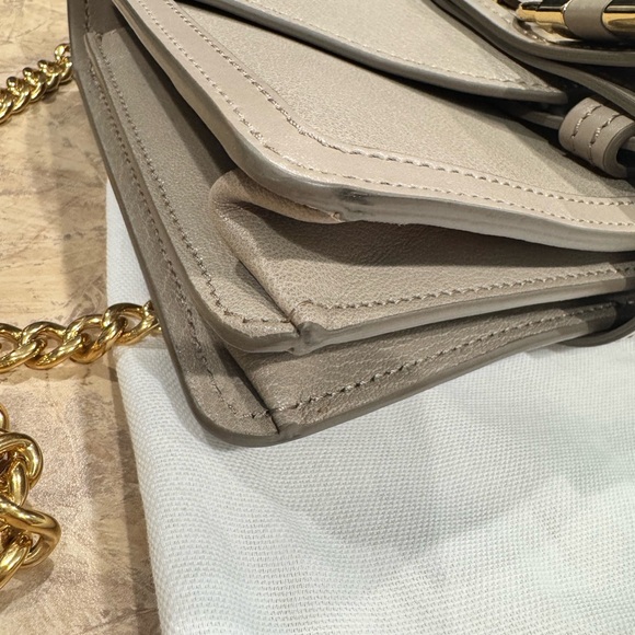 CHLOE
Shiny Goatskin Calfskin Mini Aby
Chain Shoulder Bag Motty Grey - Picture 3 of 7